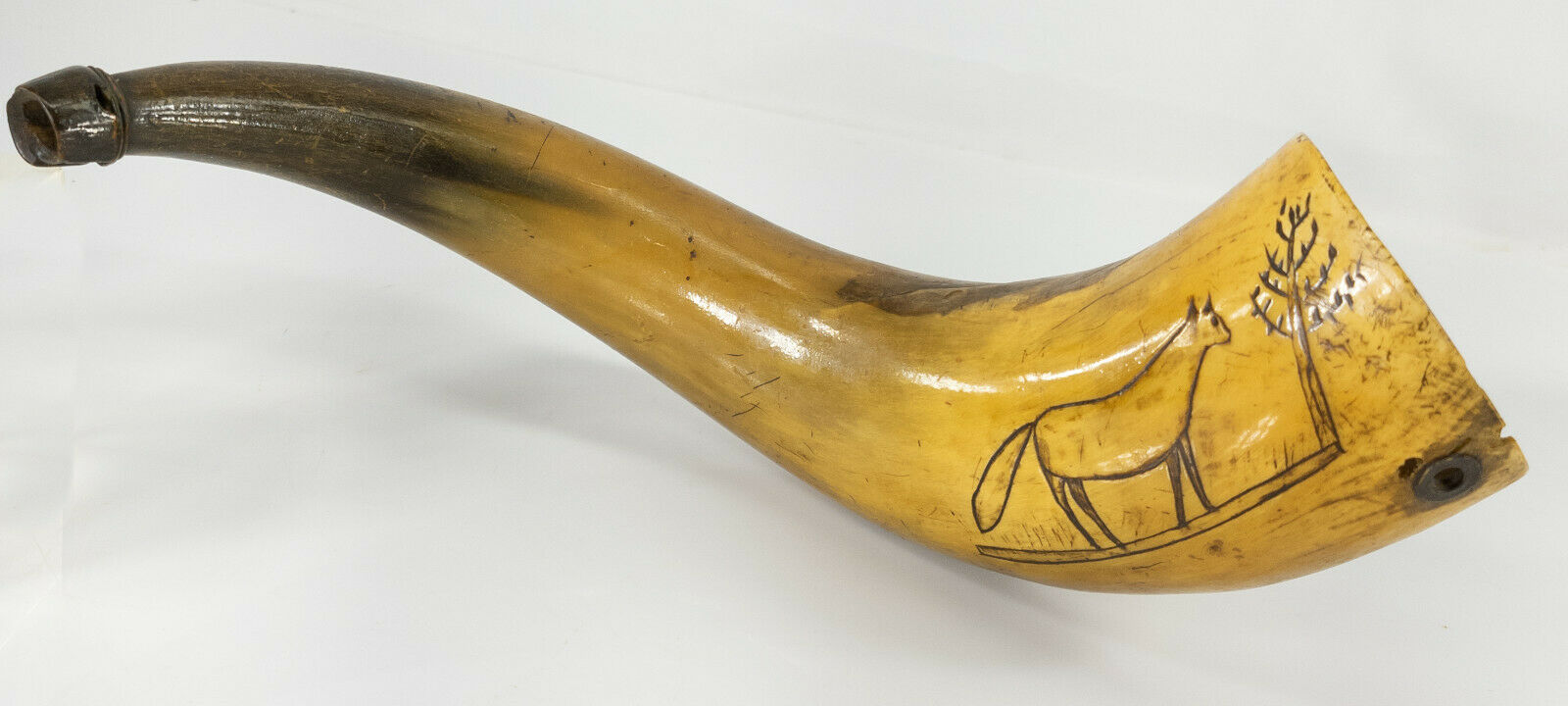 Antique English Carved Scrimshaw Bovine Bull Horn Fox Hunting Engraving Powder